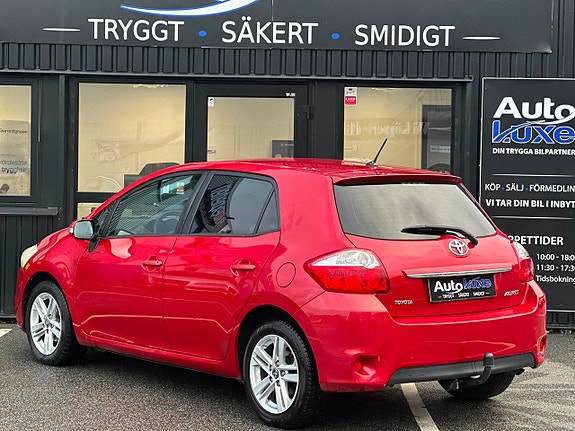 Toyota Auris 12 of 22