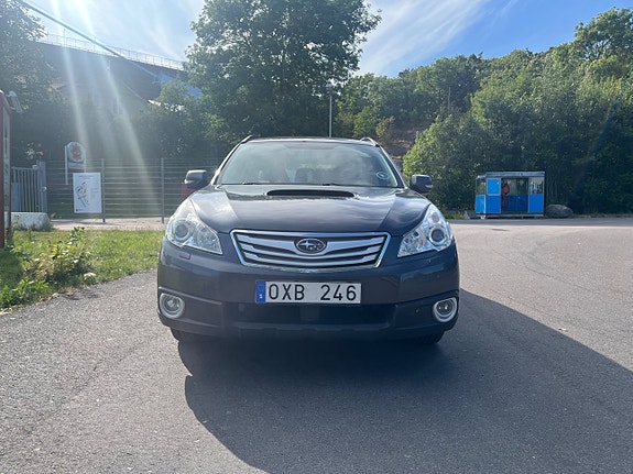 Subaru Outback 3 of 5