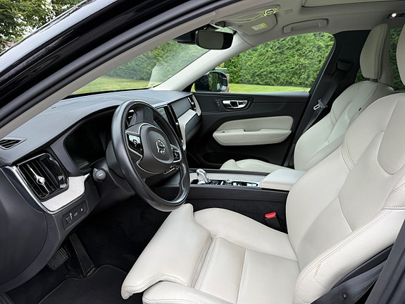 Volvo XC60 10 of 14