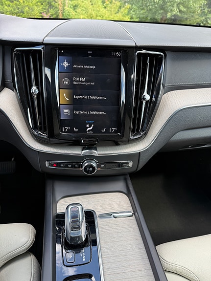 Volvo XC60 9 of 14