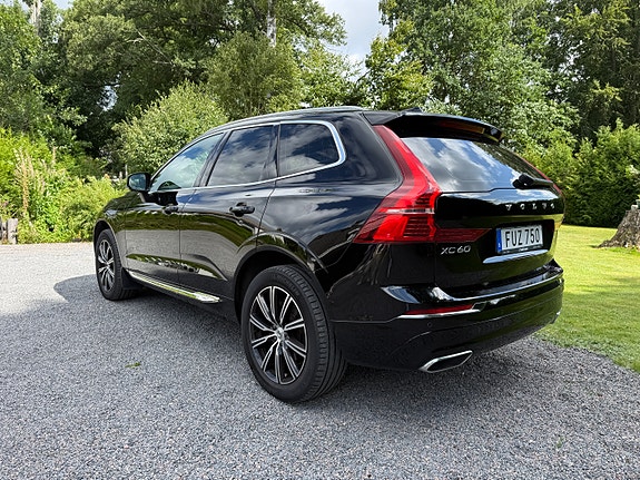 Volvo XC60 2 of 14