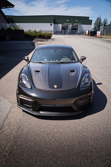 Porsche 718 Cayman GT4 RS 8 of 9