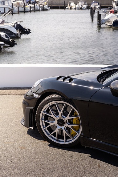 Porsche 718 Cayman GT4 RS 4 of 9