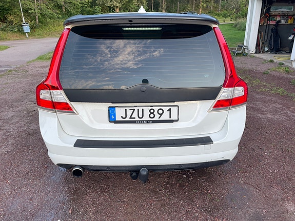 Volvo V70 4 of 16