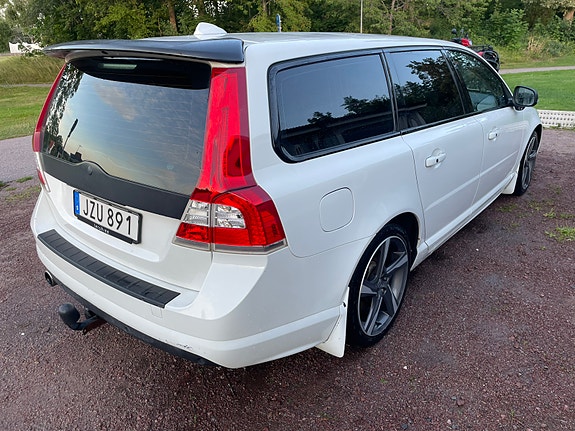 Volvo V70 5 of 16