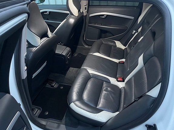 Volvo V70 14 of 16
