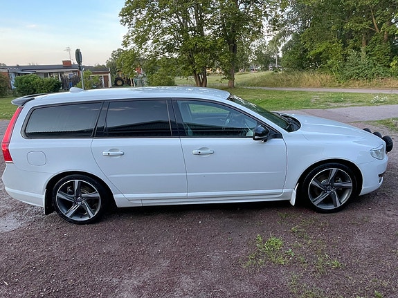 Volvo V70 6 of 16