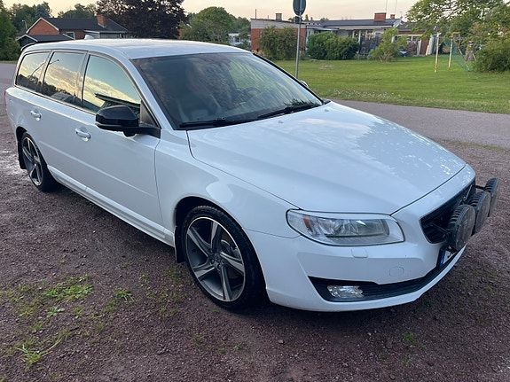 Volvo V70 7 of 16