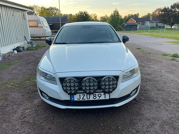 Volvo V70 8 of 16