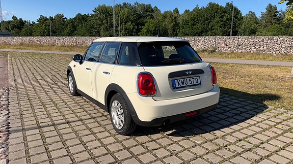 MINI One 3 of 5