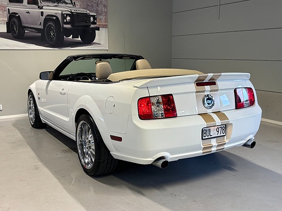 Ford Mustang 21 of 28