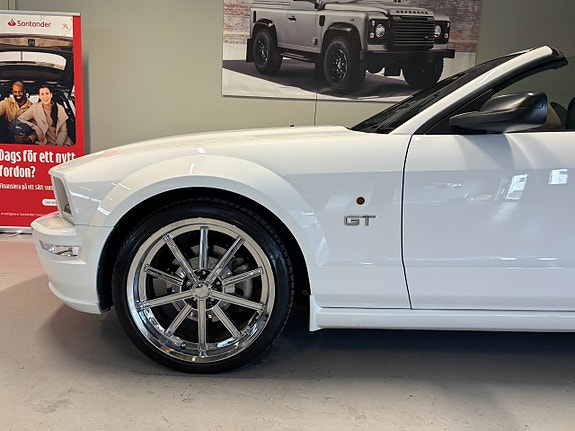 Ford Mustang 9 of 28