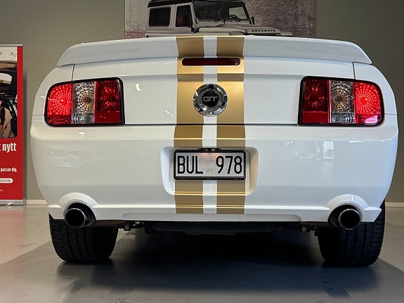 Ford Mustang 24 of 28
