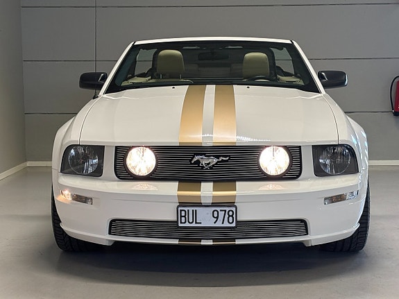 Ford Mustang 7 of 28
