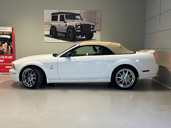 Ford Mustang 12 of 28