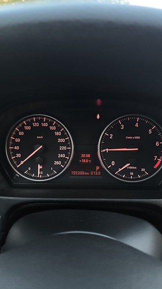 BMW 320i 5 of 8