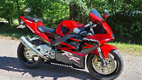 Honda CBR900RR 5 of 16