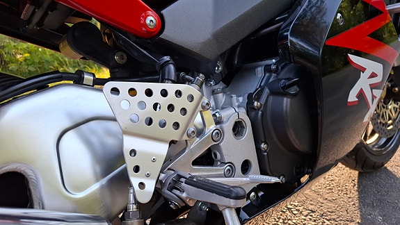 Honda CBR900RR 11 of 16