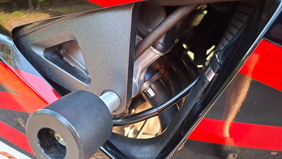 Honda CBR900RR 10 of 16
