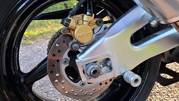 Honda CBR900RR 12 of 16