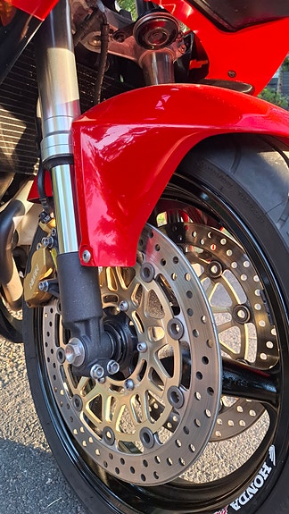 Honda CBR900RR 9 of 16