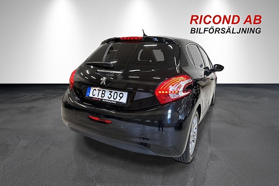 Peugeot 208 8 of 20
