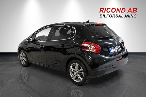 Peugeot 208 4 of 5
