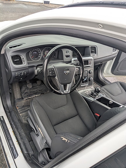 Volvo V60 4 of 5