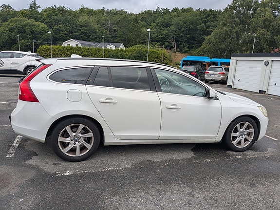 Volvo V60 10 of 12