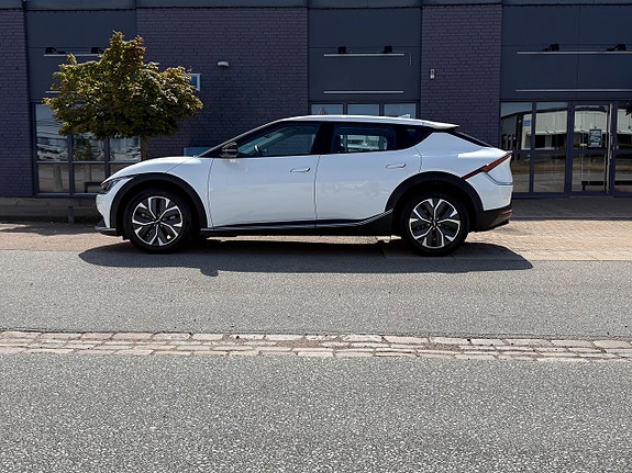 Kia EV6 2 of 7