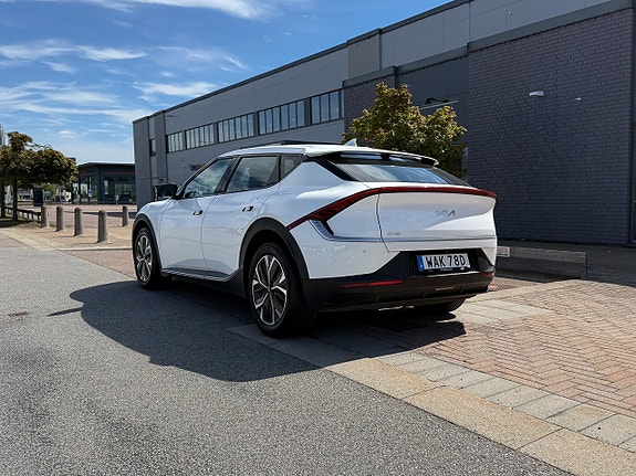Kia EV6 3 of 7