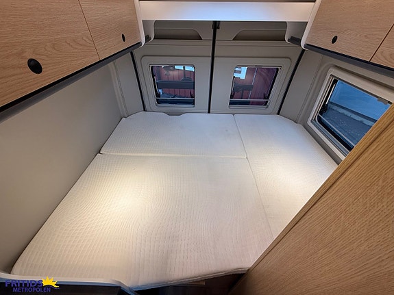 Sunlight Cliff 600 X Skyroof - Variobadrum 11 of 17