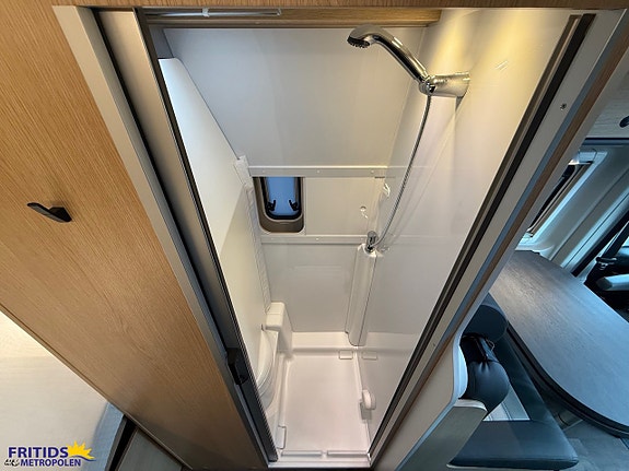 Sunlight Cliff 600 X Skyroof - Variobadrum 14 of 17