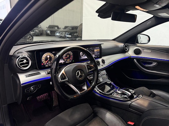 Mercedes-Benz E200 14 of 16