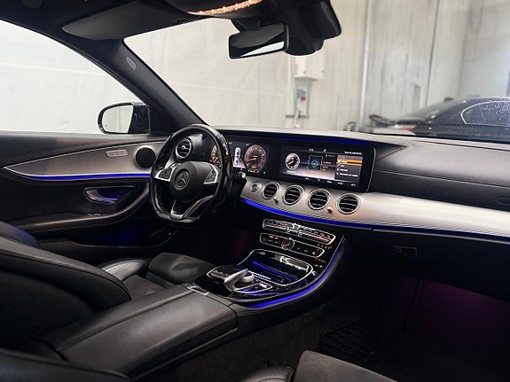 Mercedes-Benz E200 11 of 16