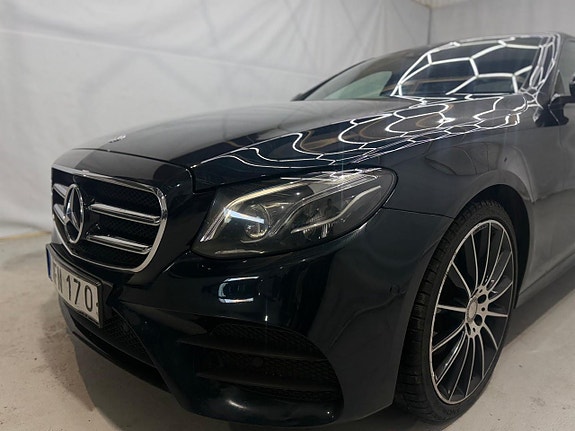 Mercedes-Benz E200 4 of 16