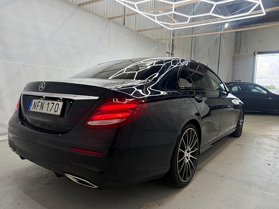 Mercedes-Benz E200 8 of 16