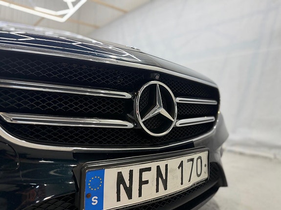 Mercedes-Benz E200 5 of 16