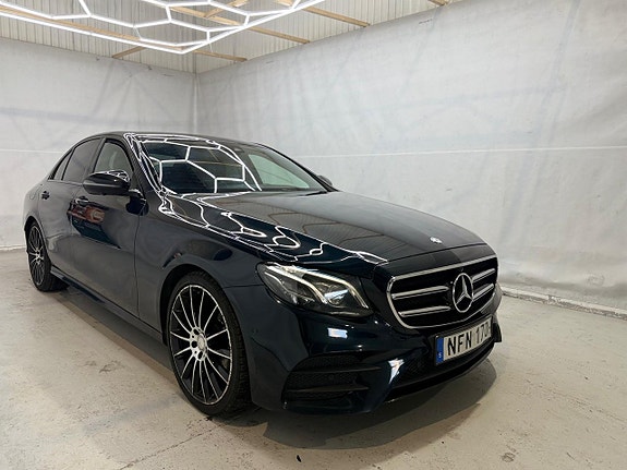 Mercedes-Benz E200 2 of 16