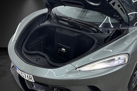 McLaren GT 19 of 21