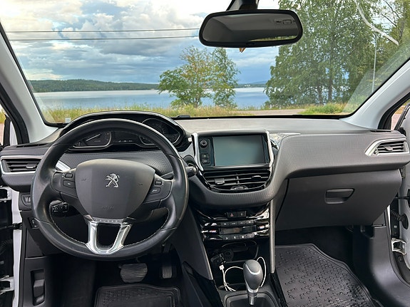 Peugeot 2008 11 of 16