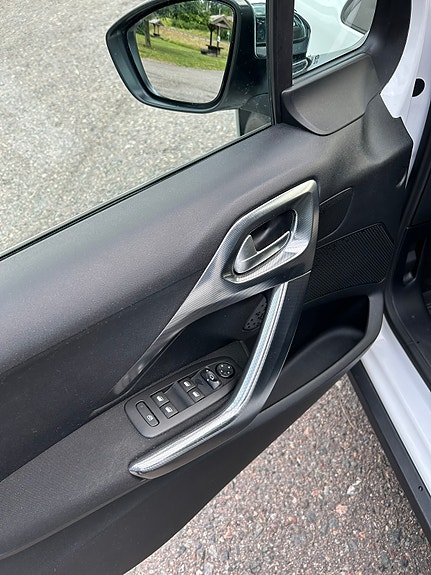 Peugeot 2008 15 of 16