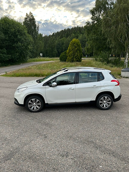 Peugeot 2008 7 of 16
