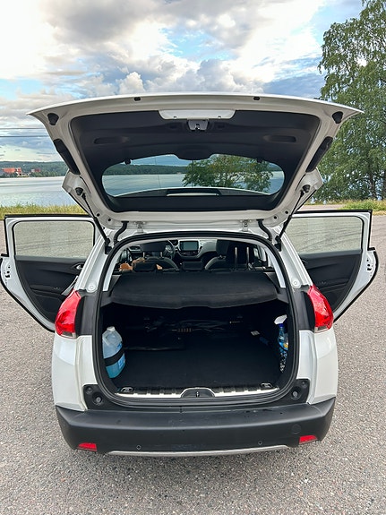 Peugeot 2008 2 of 16