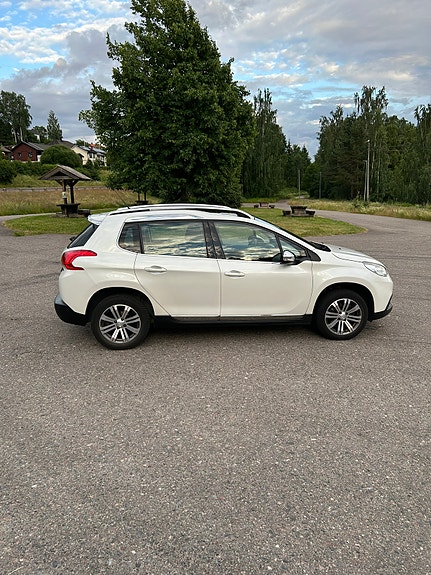 Peugeot 2008 8 of 16