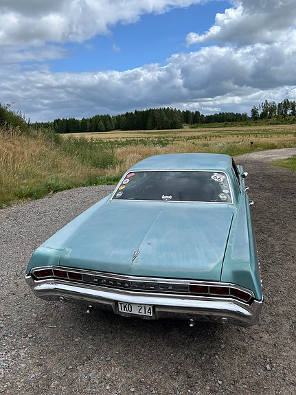 Pontiac Bonneville 4 of 5