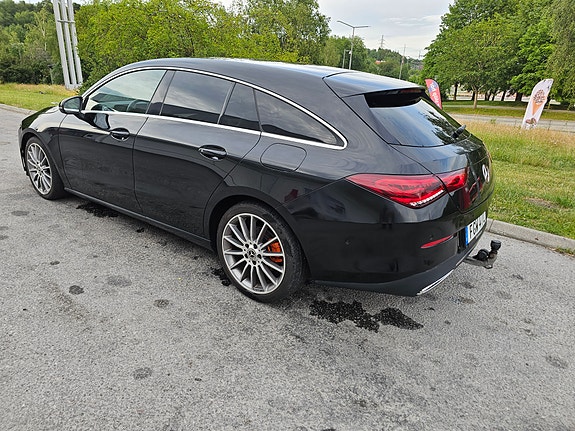 Mercedes-Benz CLA200 2 of 5