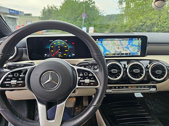 Mercedes-Benz CLA200 5 of 5