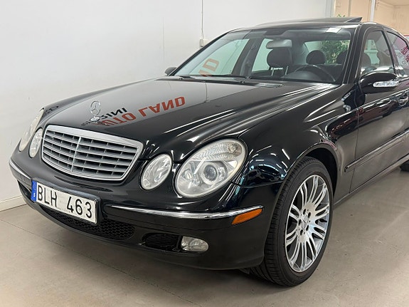 Mercedes-Benz E320 3 of 5