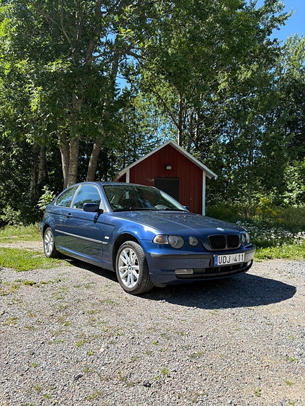 BMW 316Ti 3 of 5